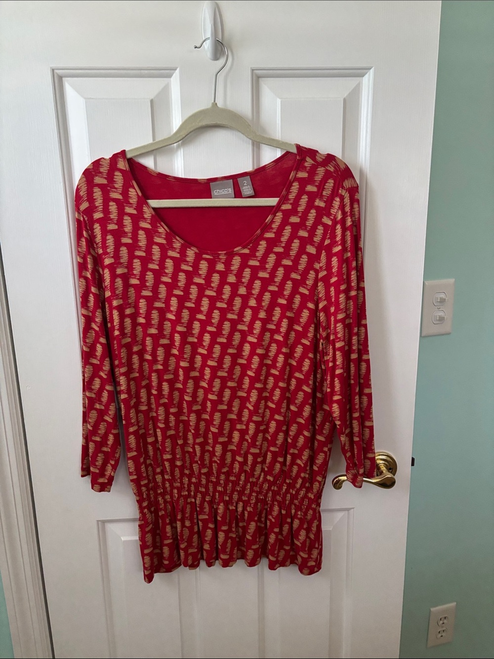Chico's Red Scoop Neck Long Sleeve Top with Gold Brushstroke Print